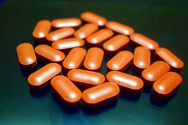 TRAFFICO INTERNAZIONALE DI FARMACI ANTITUMORALI, ARRESTI E SEQUESTRI