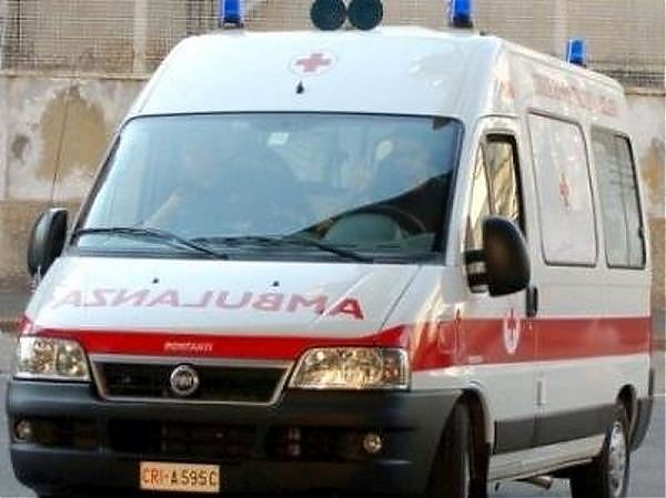 AUTO IN FIAMME NEL TORINESE, DUE MORTI