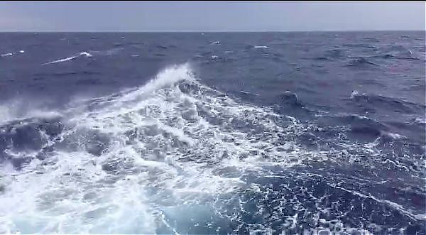 LA GUARDIA COSTIERA SALVA 90 MIGRANTI, MALTA RIFIUTA IL TRASBORDO