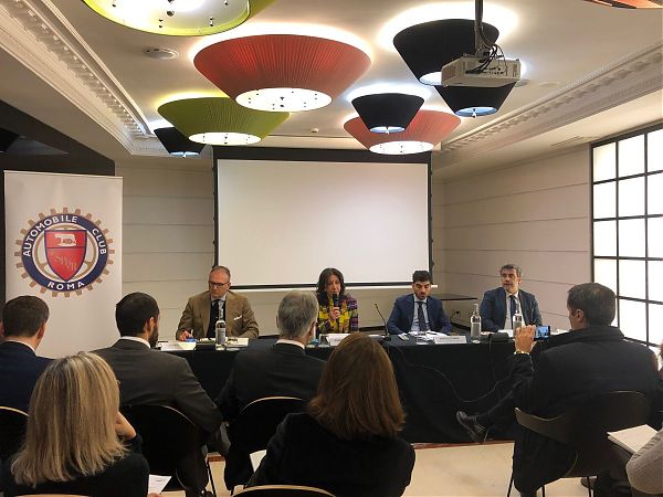 A ROMA CALANO INCIDENTI IN MOTO, PERICOLO BUCHE