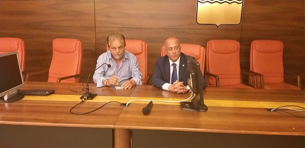 LEONE INCONTRA DIRETTORI DIPARTIMENTO OSPEDALE SAN CARLO