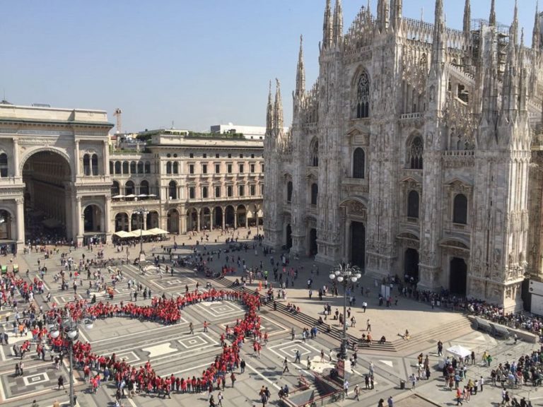 “EDUCAPARI”, GALLERA AL FLASH MOB IN PIAZZA DUOMO