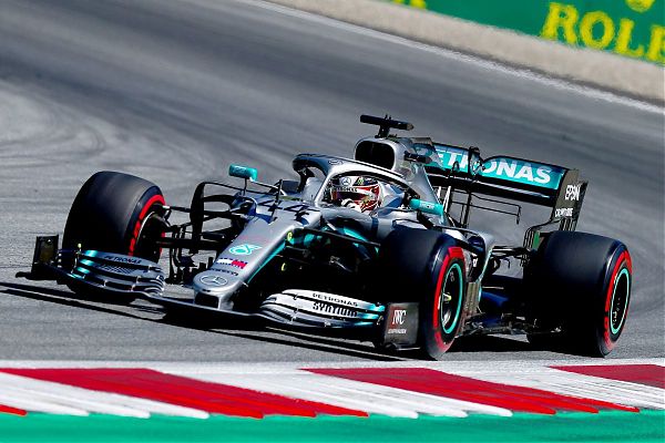 HAMILTON VINCE IN CASA, ISOLA “TEMPISMO DECISIVO”