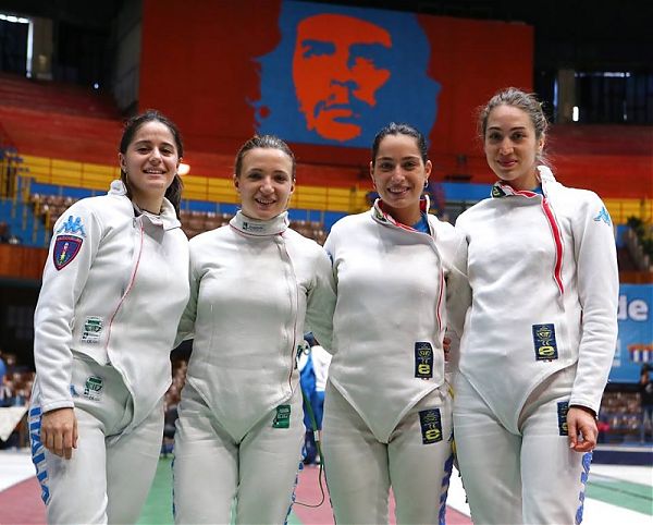 AZZURRE DELLA SPADA CHIUDONO QUINTE A L’AVANA