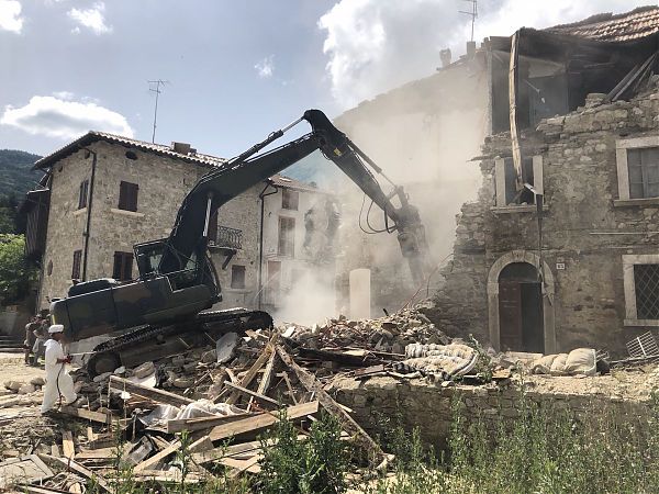 TERREMOTO, RIMOSSE 150 MILA TONNELLATE MACERIE