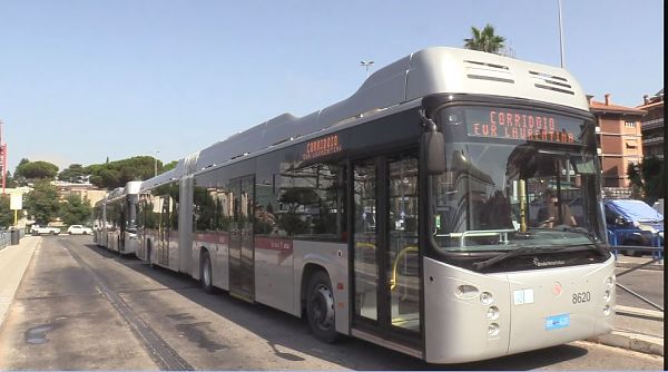 ROMA, I FILOBUS TORNANO IN PERIFERIA
