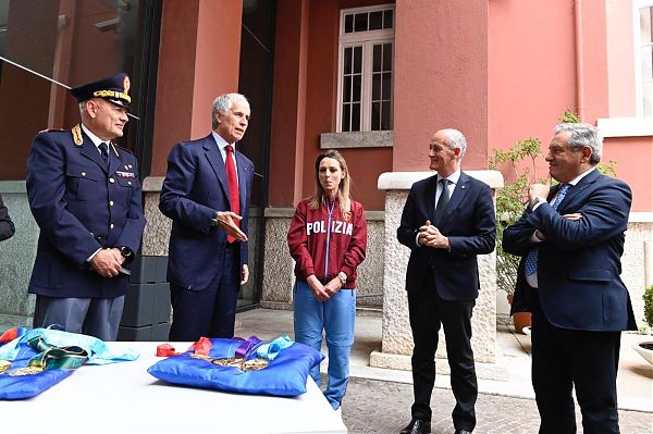 PARTITA DA ROMA LA SPEDIZIONE DELLE MEDAGLIE OLIMPICHE VERSO PALERMO