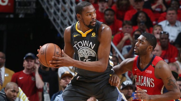 GOLDEN STATE E HOUSTON VINCONO GARA-4 SEMIFINALE