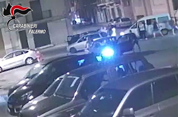 RAZZISMO, 7 ARRESTI PER AGGRESSIONE PARTINICO