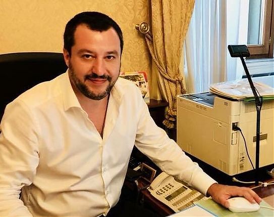 IMMIGRAZIONE, SALVINI “STOP A CHI NON HA DIRITTO”