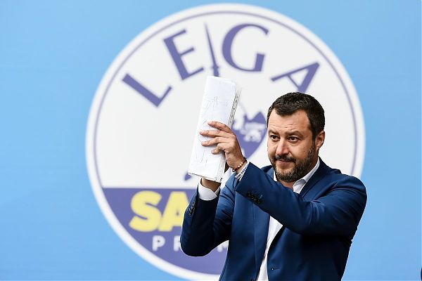 SALVINI “IL 20 AGOSTO SFIDUCIAMO CONTE”