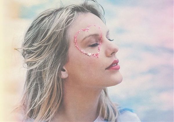 ESCE “LOVER”, IL NUOVO ALBUM DI TAYLOR SWIFT