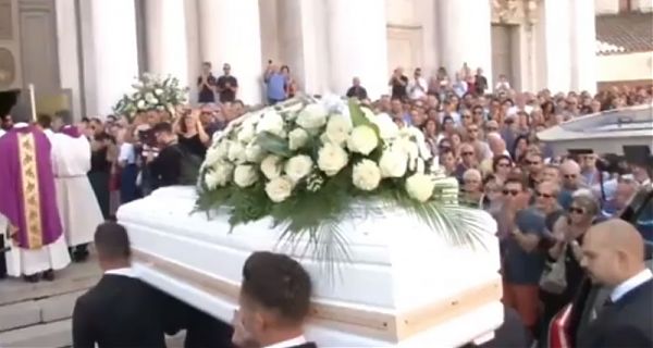 A BRESCIA ULTIMO SALUTO A NADIA TOFFA