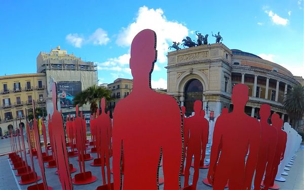 1 MAGGIO, 1133 SAGOME NEL CENTRO DI PALERMO PER RICORDARE VITTIME LAVORO