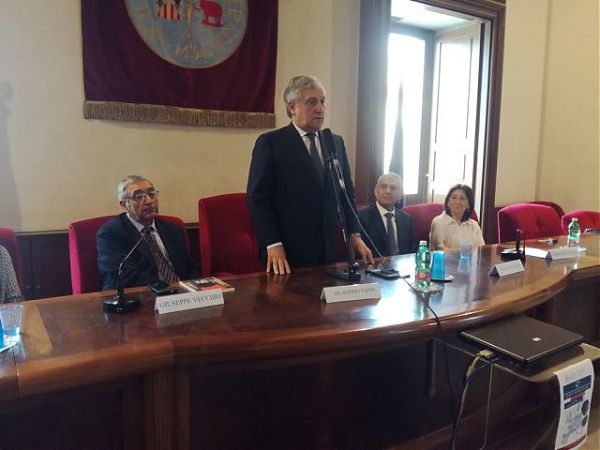 TAJANI “REDDITO CITTADINANZA ERRORE CLAMOROSO”