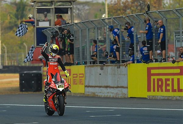 SUPERBIKE, BAUTISTA FA BOTTINO PIENO ANCHE IN THAILANDIA