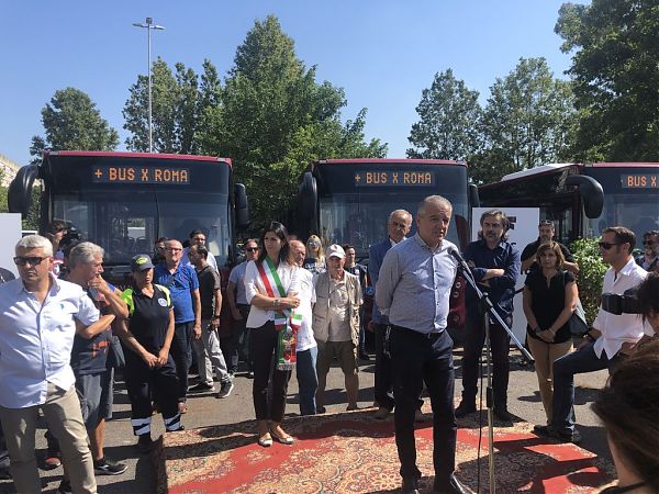 DIECI NUOVI BUS PER CORVIALE