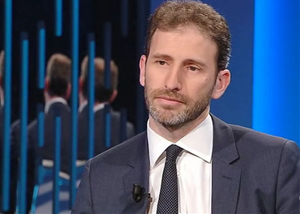 CASALEGGIO “AFFRONTIAMO IL TEMA DEI DUE MANDATI”