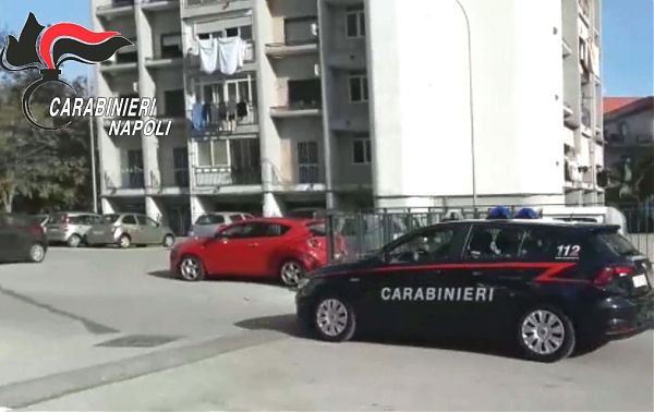 NAPOLI, ARRESTATI TRE TRAFFICANTI DROGA