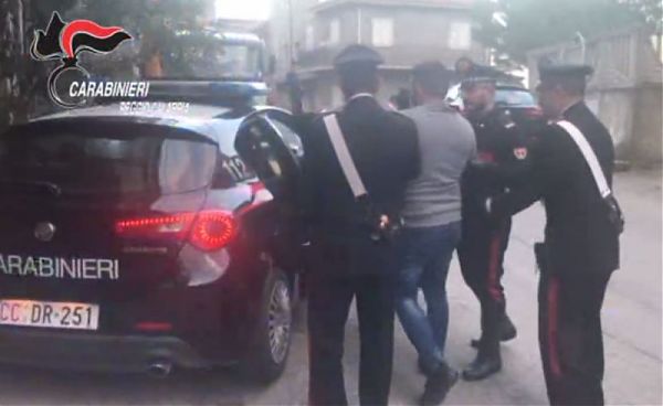 ARRESTATO LATITANTE, MINACCIÒ TROUPE RAI