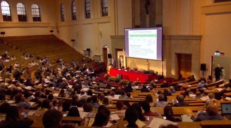 NO A SMARTPHONE E TABLET PRIMA DEI 2 ANNI