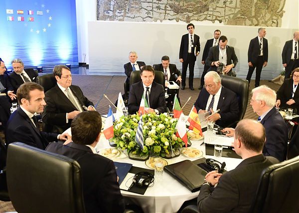 MIGRANTI, CONTE “UE RISCHIA IMPLOSIONE”