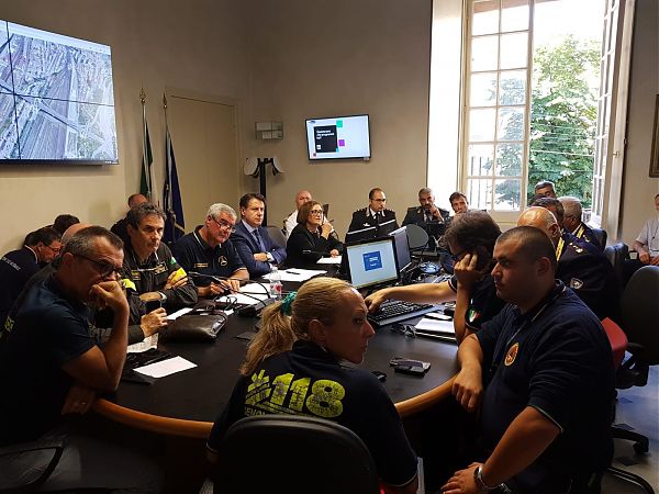 CROLLO PONTE, SCONTRO GOVERNO-ATLANTIA