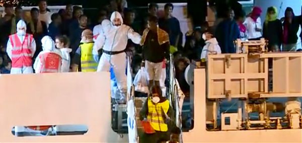 DICIOTTI, A CATANIA SBARCANO 27 MINORI