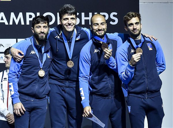 BRONZO PER SQUADRA DI FIORETTO UOMINI