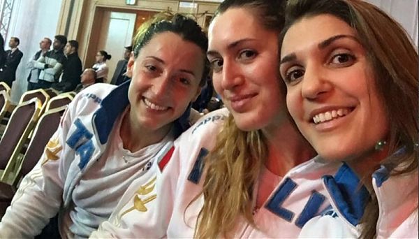 NEO MAMME DI FRANCISCA E BATINI AL RIENTRO A ALGERI