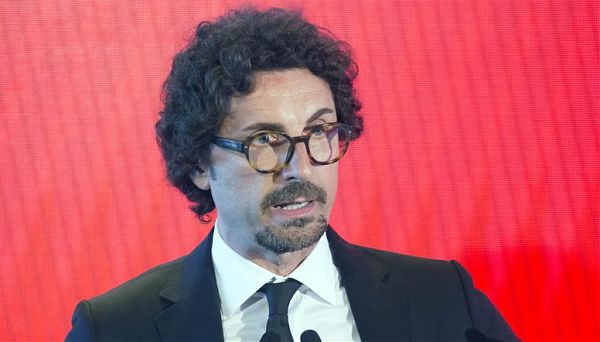 TONINELLI “AUTOSTRADE VIA DALL’INTERA RETE”