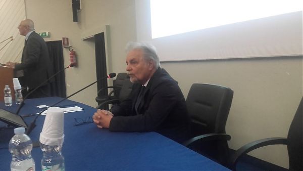 LEONE “LE AZIENDE SANITARIE POSSONO ASSUMERE”