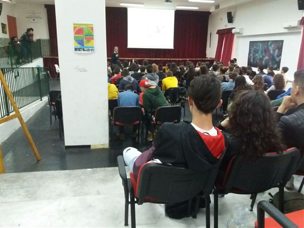 AVVISO PER ALTERNANZA SCUOLA-LAVORO ALL’ESTERO