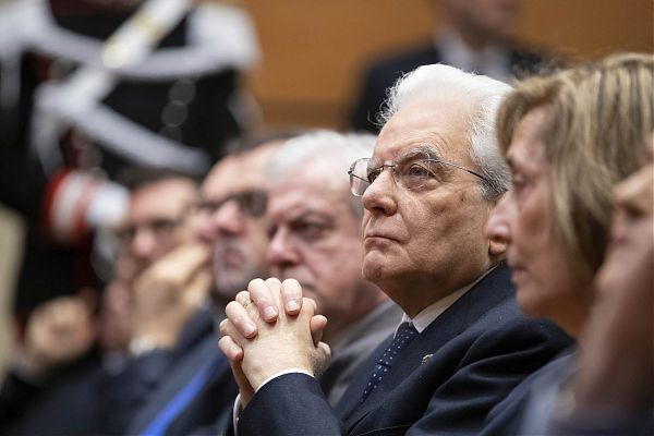 MATTARELLA “NON EMARGINARE CORPI INTERMEDI”