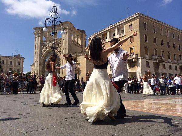 NOTTE DELLA TARANTA, SUPER OSPITE LP