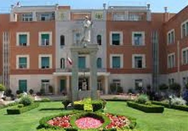 ROMA, INCENDIO ALL’OSPEDALE SAN PIETRO