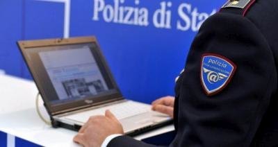 PUBBLICA FOTO INTIME EX, DENUNCIATO