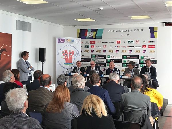 IN 600 AL FORO ITALICO PER FESTA RACCHETTE DI CLASSE