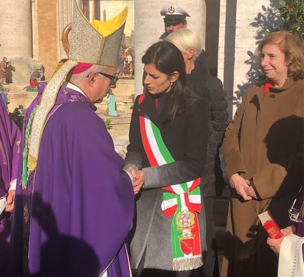 RAGGI SVELA PRESEPE IN CAMPIDOGLIO