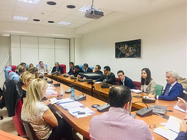 ROSA “MAI PIÙ FIAMMATE AL CENTRO COVA”