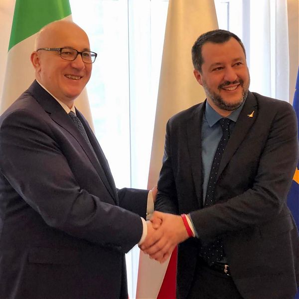 SALVINI “SBAGLIATO CEDERE A RICATTI ONG”