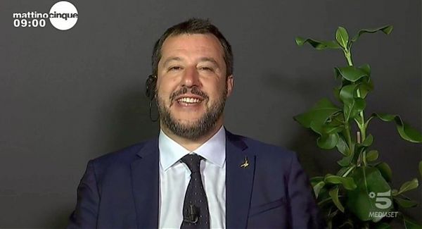 SALVINI “IL GOVERNO NON CADE”