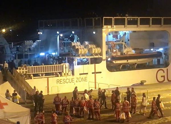SBARCATI TUTTI I MIGRANTI DALLA DICIOTTI