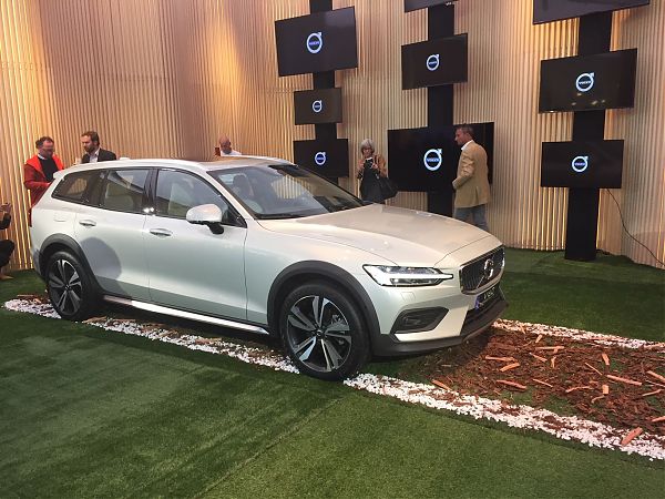 volvo-v60-cros-country