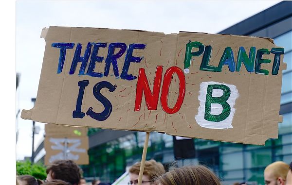 “SALVIAMO IL PIANETA”, STUDENTI IN PIAZZA IN 160 CITTÀ ITALIANE
