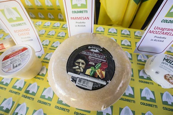 COLDIRETTI “PRODUZIONE FALSO PARMIGIANO SORPASSA IL VERO”