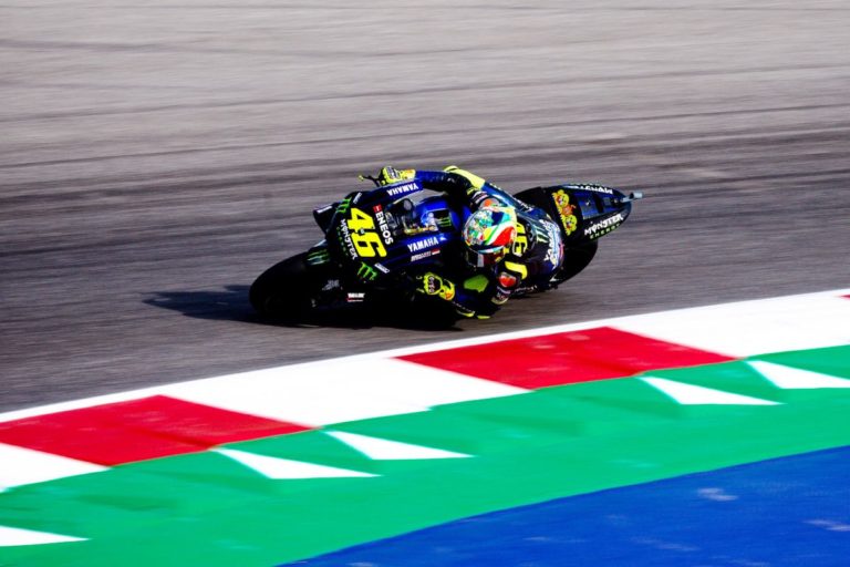 ROSSI FESTEGGIA 400 GP A PHILLIP ISLAND “GRANDISSIMO TRAGUARDO”