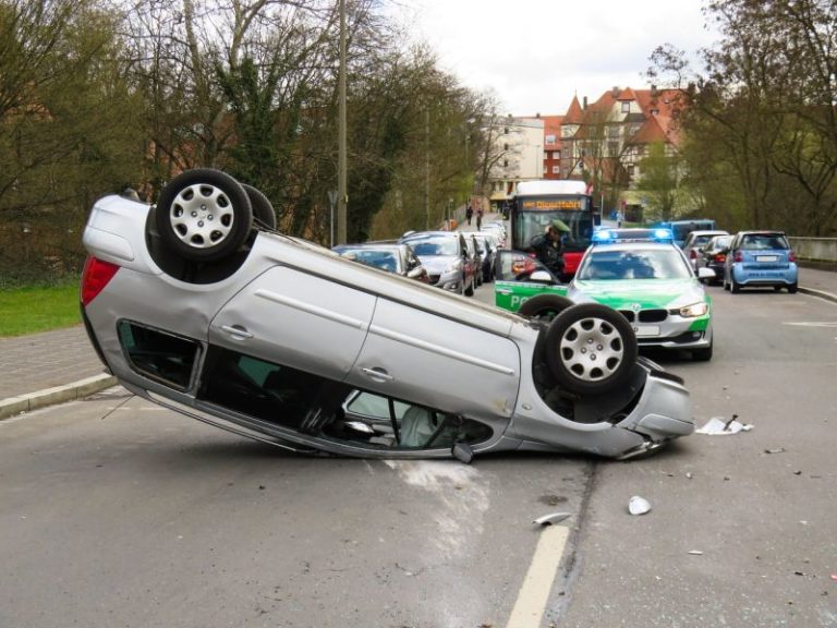 INCIDENTI STRADALI, PER LE AUTO PIÙ “TECNOLOGICHE” IL 38% IN MENO