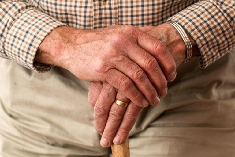 GLI ANZIANI SPENDONO SEMPRE DI PIÙ PER SVAGO, CULTURA E VIAGGI