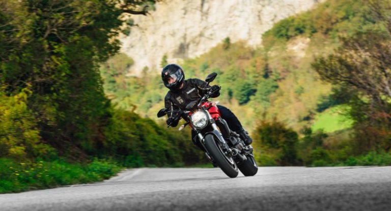 DUCATI PENSA AI NEO PATENTATI